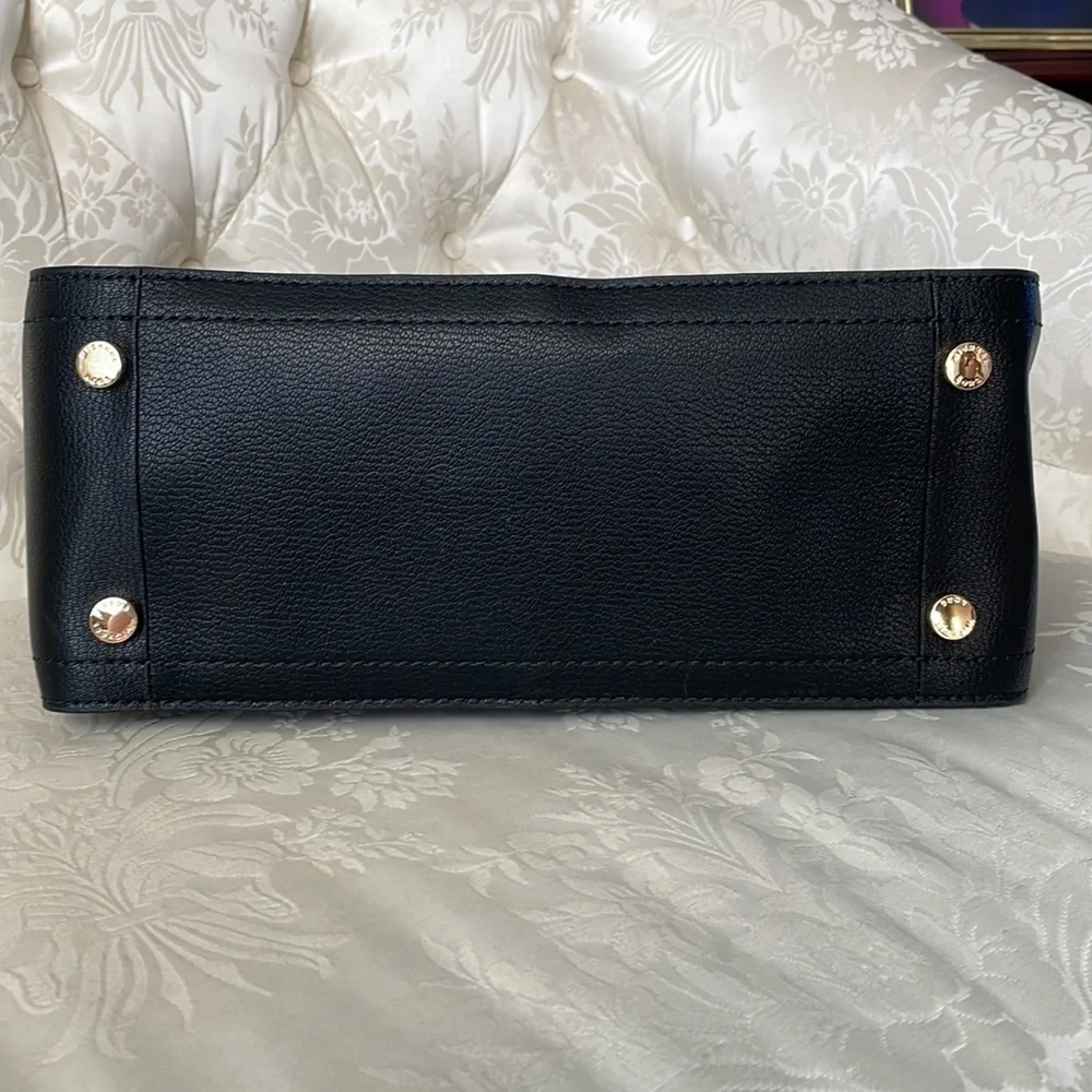 Brand New Michael Kors Genuine Leather Zippered Sylvia Tote Purse Black w/ Gold